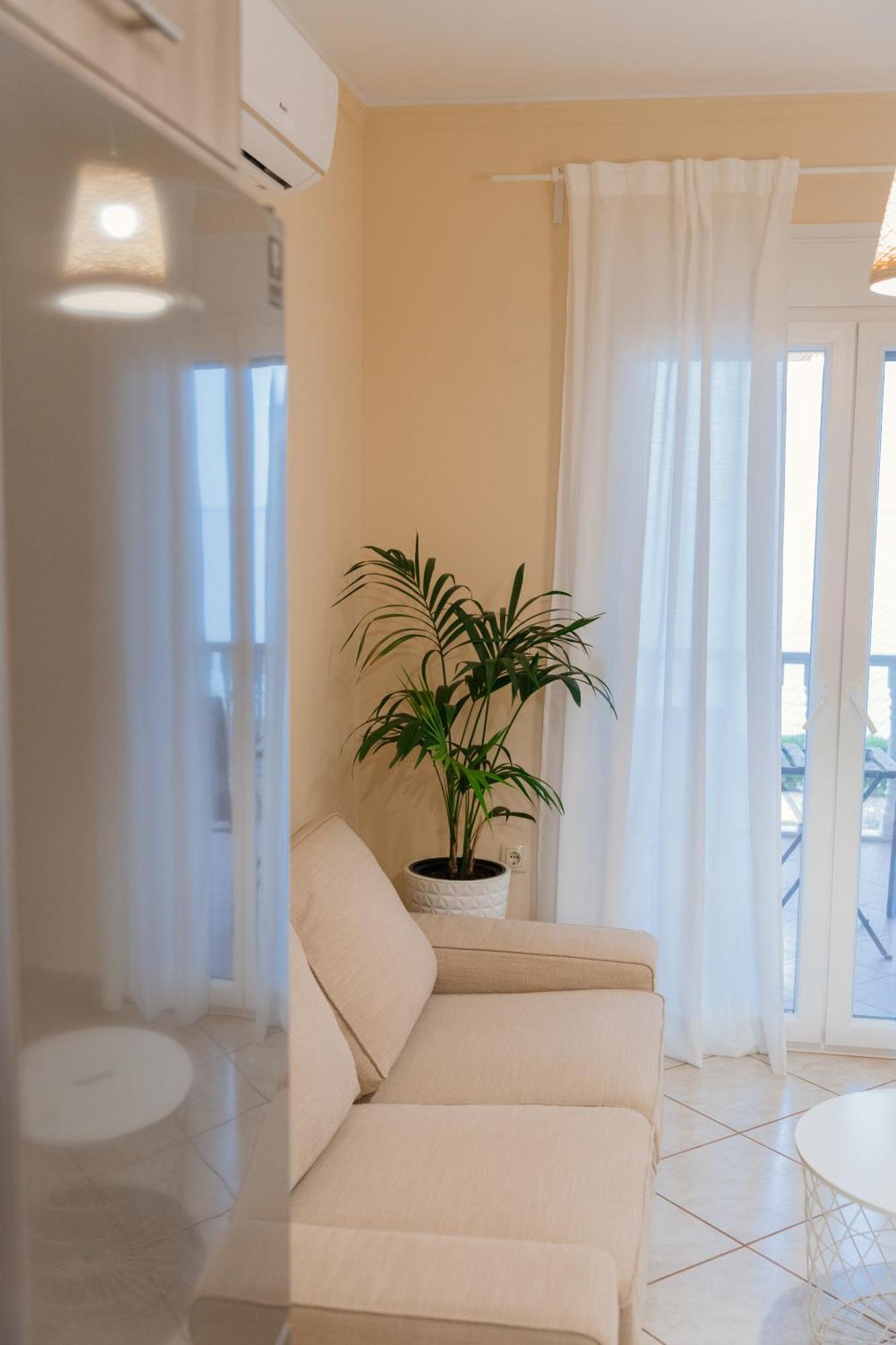 Marine Apartments Venetiko Paralia Agias Foteinis Экстерьер фото